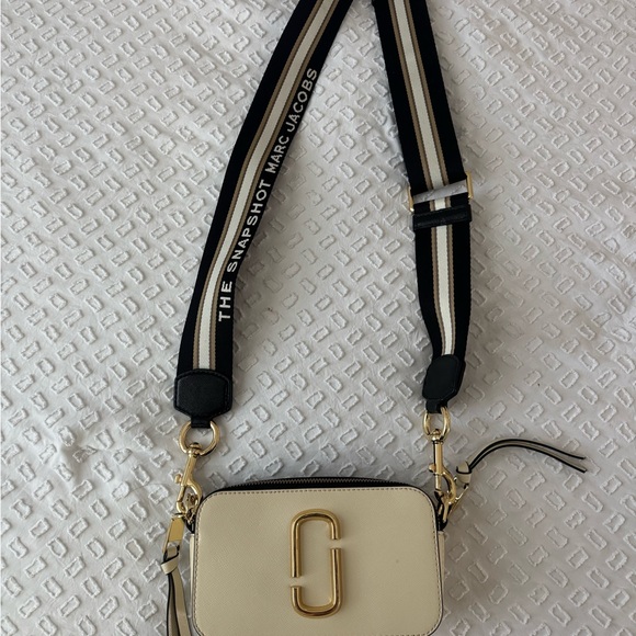 Marc Jacobs Cream Crossbody Snapshot Bag with Black Striped Strap (Like New)